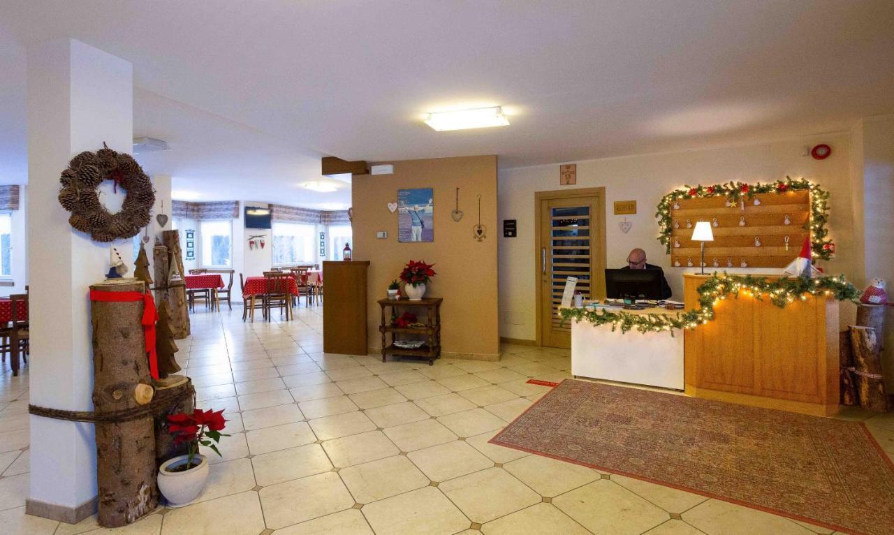 Hotel Santa Maria ad Nives Canazei Exterior foto