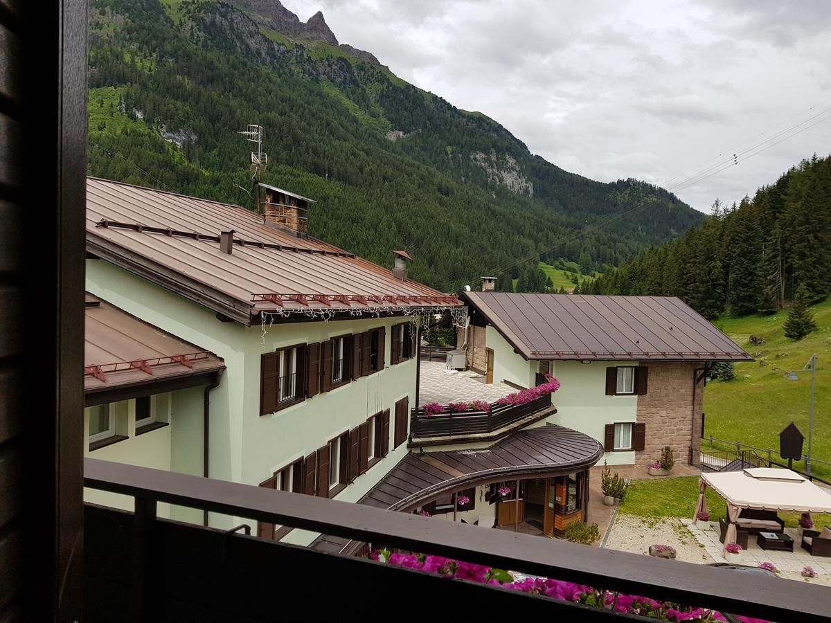 Hotel Santa Maria ad Nives Canazei Exterior foto